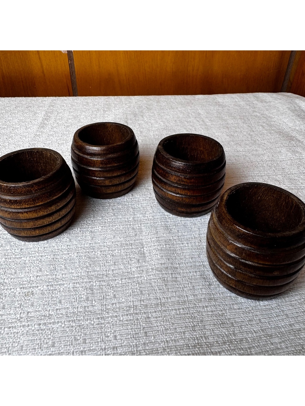 Vintage Dark Wood Napkin Rings Set Of 4 Three Ridge Rustic Table Decor - Picture 4 of 6